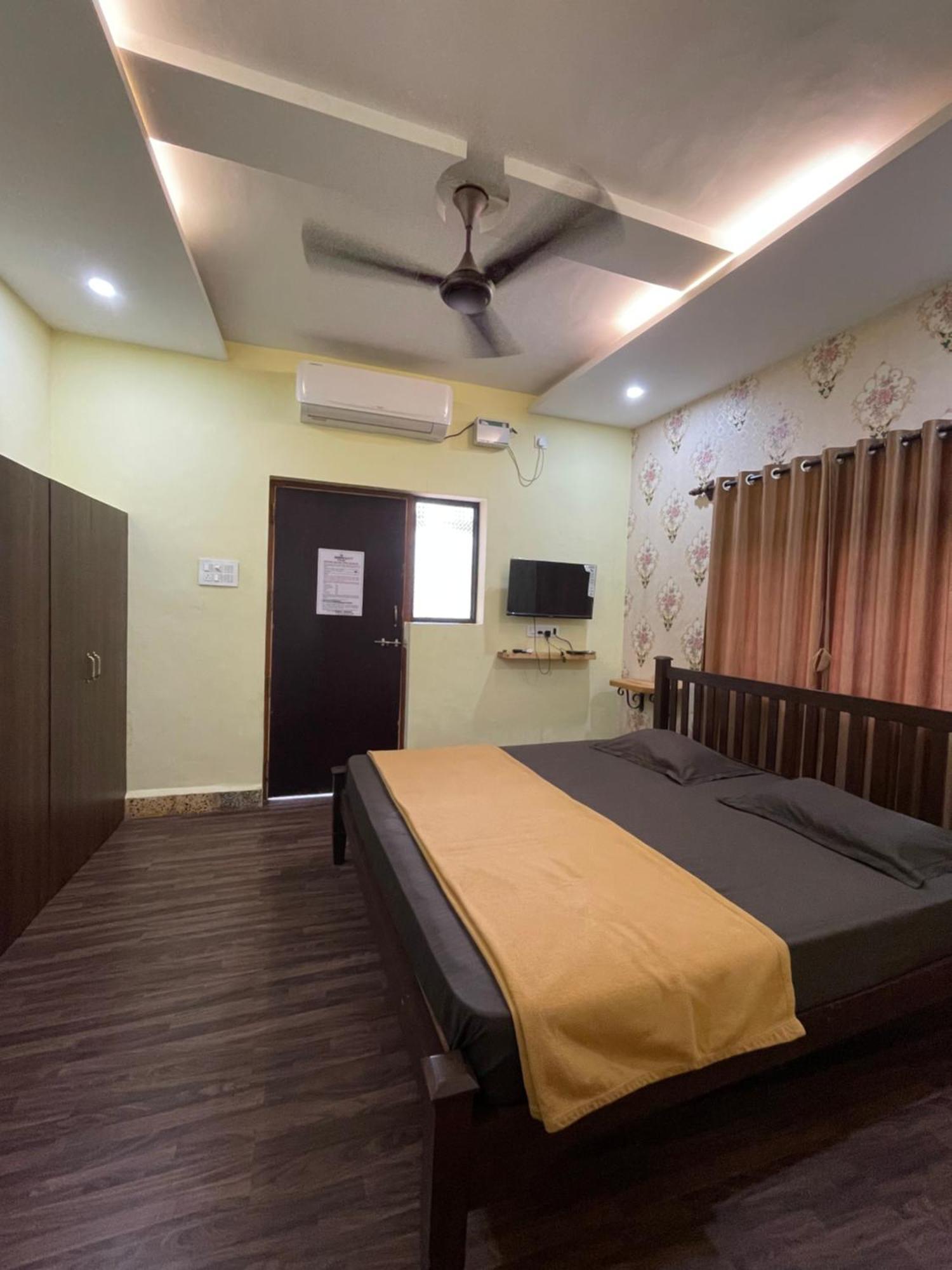 Dhruv Guest House Calangute Bagian luar foto